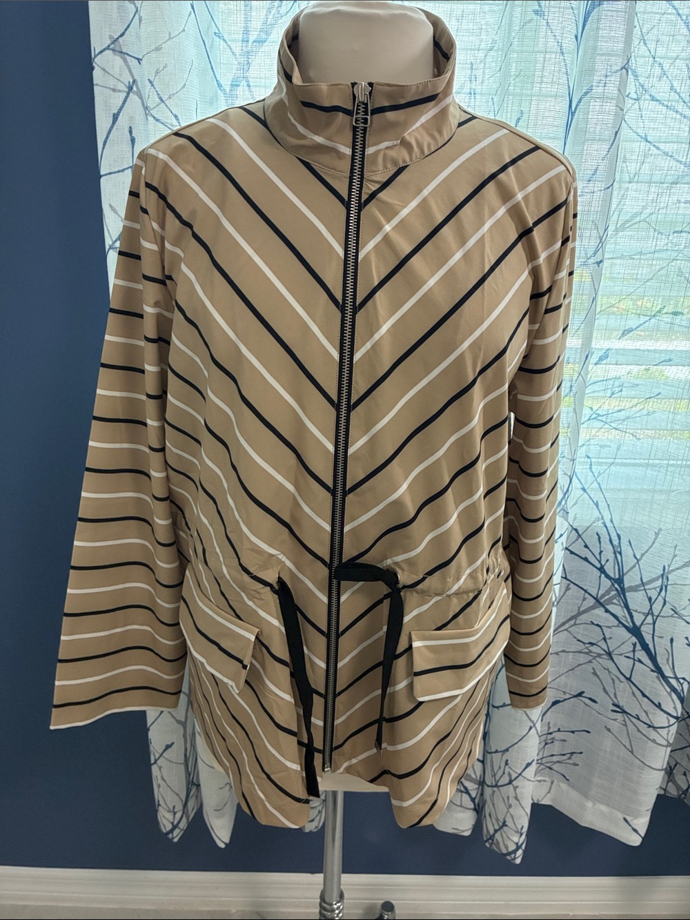 Zenergy by Chico’s Striped Drawstring Jacket in Striped Tan